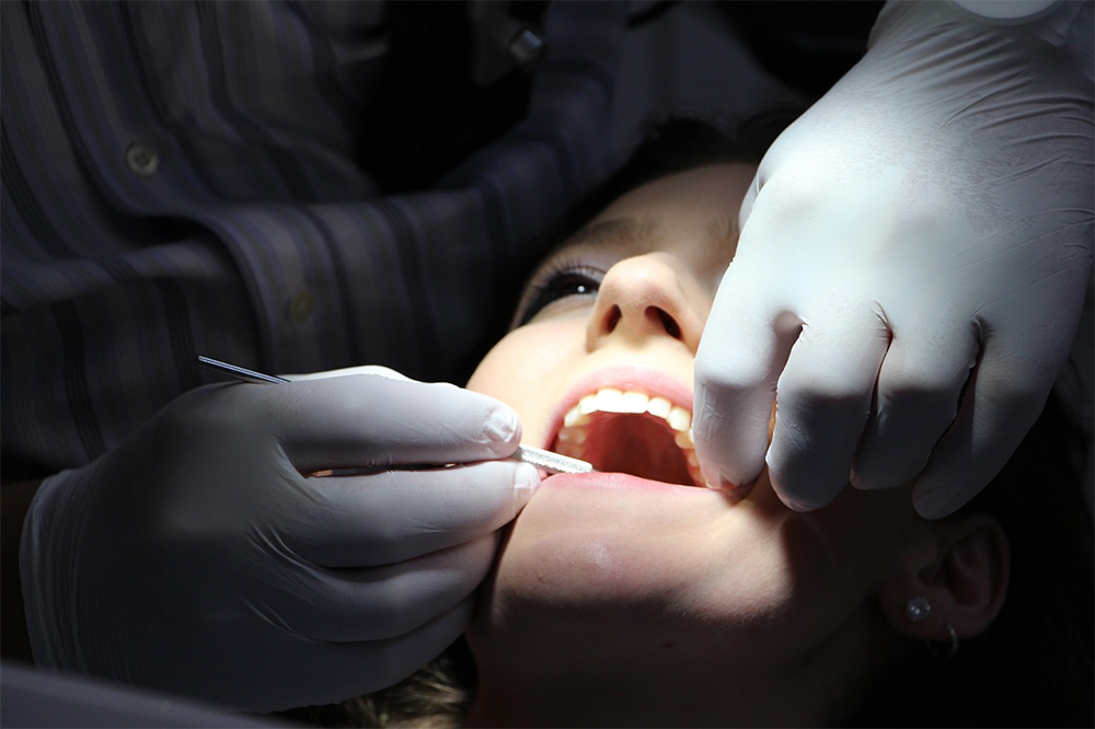 Dental Implant dentist cleaning