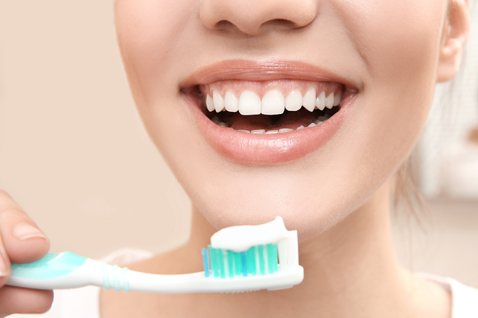 Top Tips To Maintaining Healthy Teeth And Gums