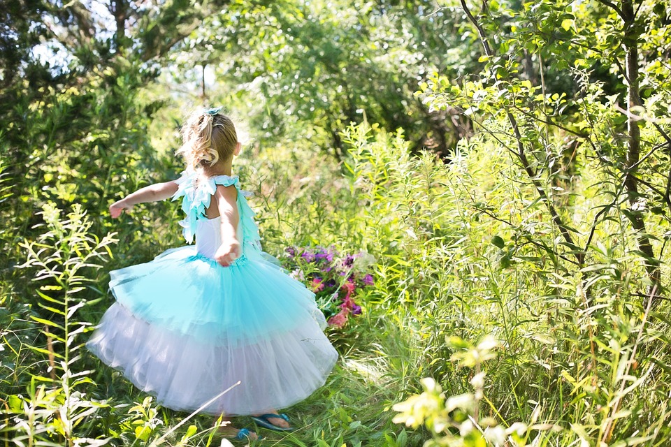 How to Buy a Perfect Flower Girl Dress for Your Little Princess